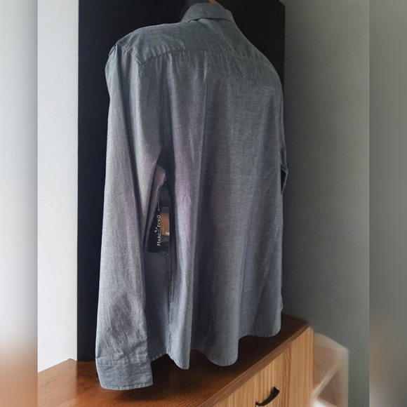 ๐๏ธ Marc Ecko Cut & Sew Deadly Threads ๐ฏ% Cotton Gray Casual Button Down Shirt - Picture 2 of 9